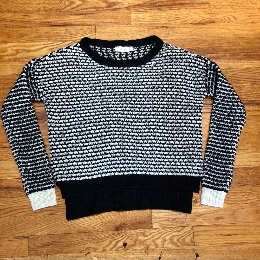 RD Style Black Cream sweater Size Medium